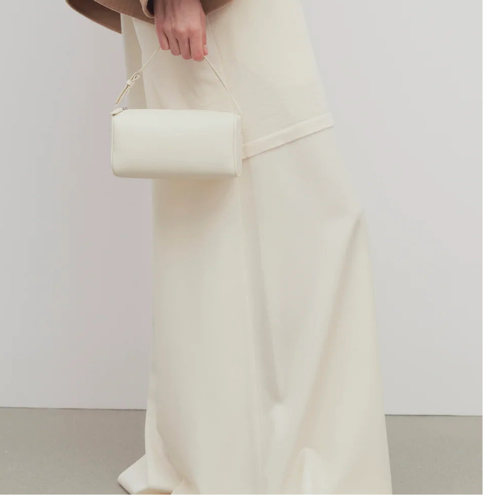 90s leather handbag- white purse model holding